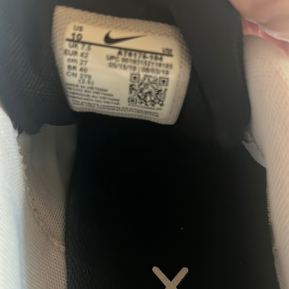 Nike Airmax Shoes - Picture 2 of 4